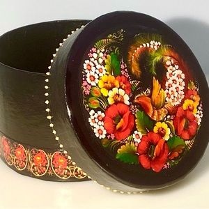New Jewelry Box with Ukrainian Motifs